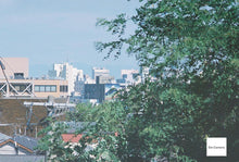 Load image into Gallery viewer, 📷Nikon Ai 135mm F2.8✨前ボケ&後ボケに最適🌷ポートレート向け❗️内蔵フード付き|完動品