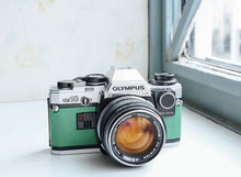 Load image into Gallery viewer, 受注制作 【フルオーダー】お好きなカメラと革色に作成します