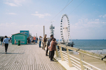 Load image into Gallery viewer, OLYMPUS AF-1 完動品📷家庭用防水☔️ストラップ付き🎁初心者さんにもおすすめ✨