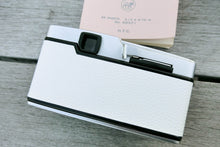 Load image into Gallery viewer, OLYMPUS PEN F ホワイト🤍【完動品】ハーフ一眼レフカメラ・ARTISAN&ARTISTホワイトストラップオプション有り