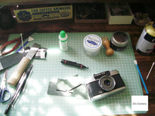 Load image into Gallery viewer, 希少❗️PENTAX OPTIO X 📷❗️画面が動く!近未来的なデザイン✨極上美品・CCD搭載・完動品【オールドデジカメ】