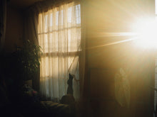 Load image into Gallery viewer, 希少❗️PENTAX OPTIO X 📷❗️画面が動く!近未来的なデザイン✨極上美品・CCD搭載・完動品【オールドデジカメ】