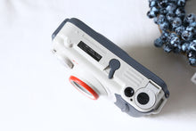 Load image into Gallery viewer, Canon Autoboy D5 📸🎞️ 水中も陸上もOKな全天候型コンパクトフィルムカメラ🏄♂️🌊【完動品】状態◎
