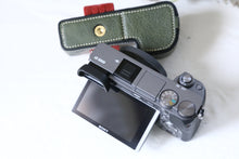 Load image into Gallery viewer, SONY α6000 グラファイトグレー ILCE-6000【完動品】【美品❗️】オールドレンズ・マウントアダプターおまけ付き多数❗️▪️デジタル一眼ミラーレスカメラ