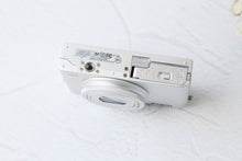 画像をギャラリービューアに読み込む, FUJIFILM XQ1(SV)【完動品】【美品❗️】【希少✨】未使用カメラ専用ケース&ストラップ付き❗️▪️オールドコンデジ▪️デジタルカメラ