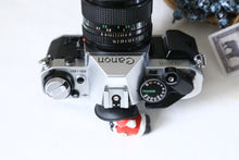 Load image into Gallery viewer, Canon AE-1 Program New FD50mmF1.4 人気なシルバーボディに王道の明るいレンズ付き✨【完動品】