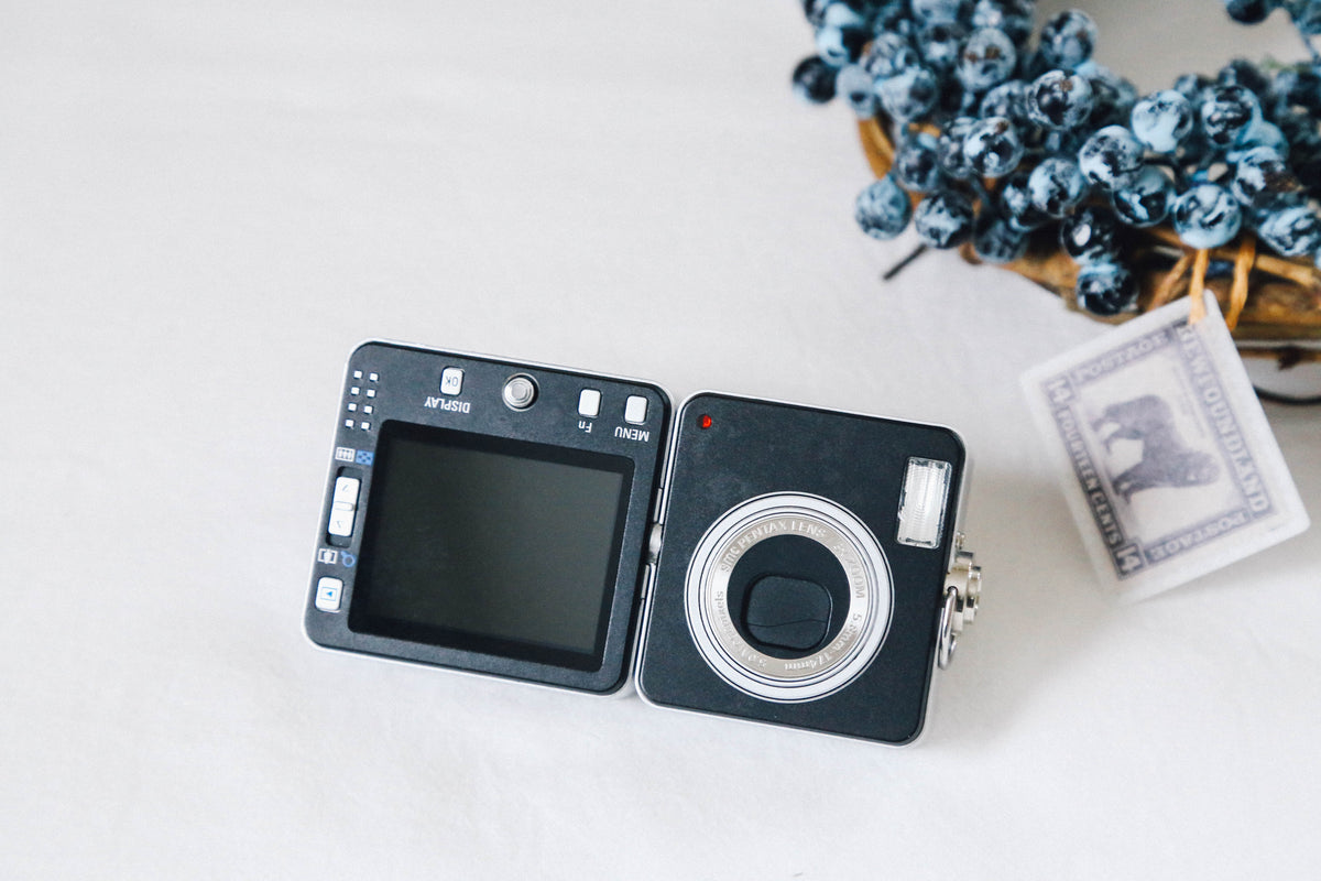 希少❗️PENTAX OPTIO X 📷❗️画面が動く！近未来的なデザイン✨極上