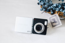 Load image into Gallery viewer, 希少❗️PENTAX OPTIO X 📷❗️画面が動く!近未来的なデザイン✨極上美品・CCD搭載・完動品【オールドデジカメ】