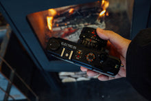 画像をギャラリービューアに読み込む, YASHICA Electro 35 GTN【完動品】クリスマス限定モデル🎄暖炉の前の夜を写す1台✨