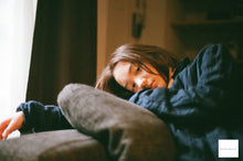 Load image into Gallery viewer, 📸【完動品】Nikon FG-20 & Nikkor 50mm F1.4 セット✨赤シャッターボタン付き!