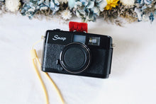 Load image into Gallery viewer, YASHICA Snap【完動品】【美品❗️】グリーンボタン🟢
