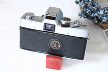 Load image into Gallery viewer, Minolta SRT101|ファインダーが見やすい&操作簡単✨ 温かみある写りの一眼レフフィルムカメラ【完動品】