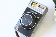 Load image into Gallery viewer, YASHICA Rapide【博物館級の希少価値❗️】【露出計作動❗️】【完動品】ハーフカメラ