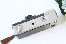 Load image into Gallery viewer, YASHICA Rapide【博物館級の希少価値❗️】【露出計作動❗️】【完動品】ハーフカメラ