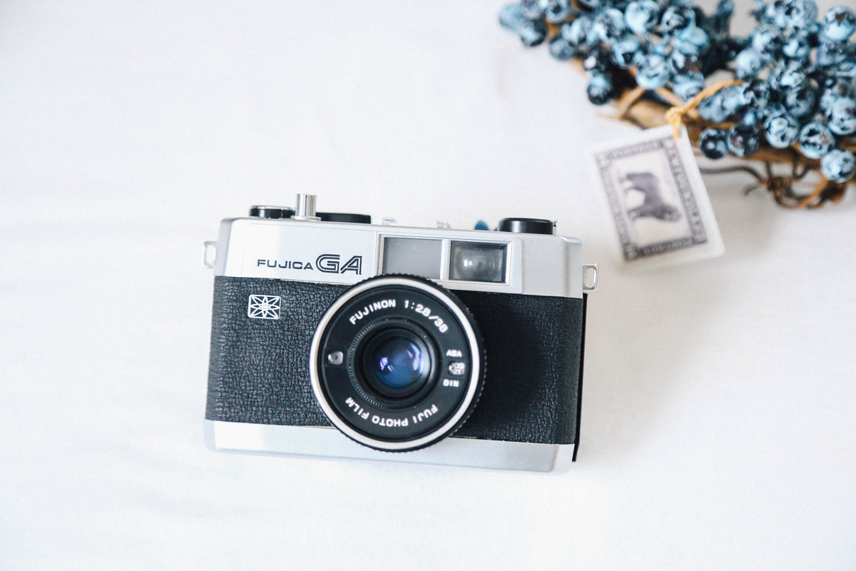 FUJICA GA｜希少❗️明るいF2.8レンズ搭載✨ わずか270gの超軽量
