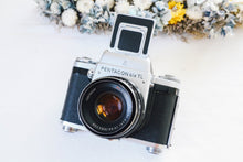 Load image into Gallery viewer, PENTACON six TL【完動品】ウエストレベルファインダー搭載・中判のクラシック名機📷