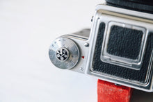 Load image into Gallery viewer, 📸 PENTACON Six TL 明るいビオメターレンズ付き💡 中判カメラ【完動品/希少❗️】