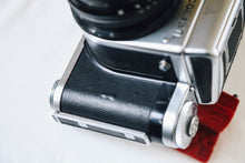 Load image into Gallery viewer, 📸 PENTACON Six TL 明るいビオメターレンズ付き💡 中判カメラ【完動品/希少❗️】