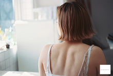 Load image into Gallery viewer, YASHICA FX-3 SUPER 2000 ホワイト🤍【完動品】【希少❗️】貴重な明るい広角レンズ付き❗️