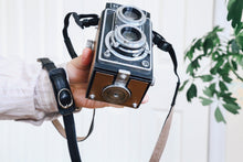 Load image into Gallery viewer, BEAUTYFLEX ブラウン【完動品】【実写済み❗️】中判カメラ