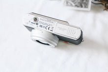 Load image into Gallery viewer, Leica D-LUX3【完動品/希少✨】美品|革張りカスタム仕様|CCDセンサー搭載オールドコンデジ