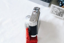 Load image into Gallery viewer, Leica D-LUX3【完動品/希少✨】美品|革張りカスタム仕様|CCDセンサー搭載オールドコンデジ