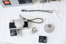 Load image into Gallery viewer, Leica D-LUX3【完動品/希少✨】美品|革張りカスタム仕様|CCDセンサー搭載オールドコンデジ
