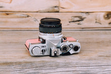 画像をギャラリービューアに読み込む, OLYMPUS OM-1 Vintage Cherry Blossom🌸【完動品】可愛い猫ストラップ付き🐈