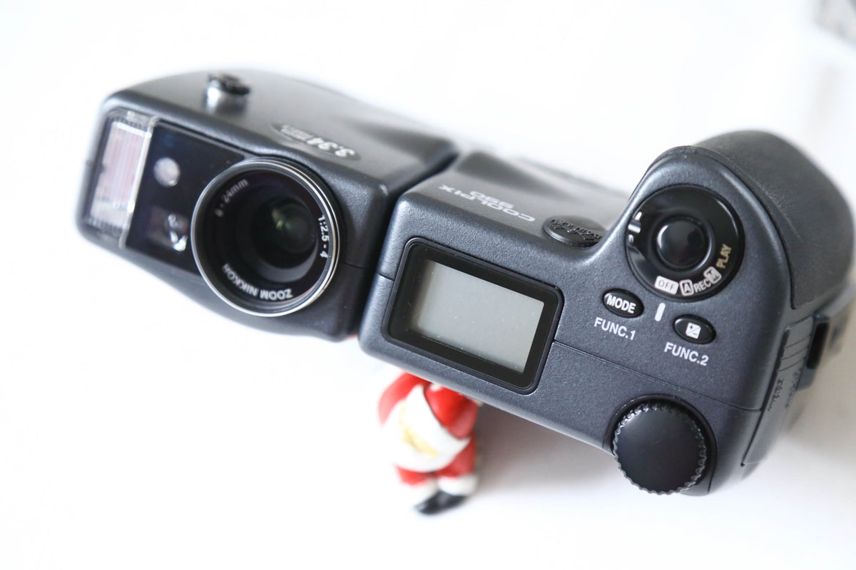 Nikon Coolpix 990【完動品】スイバル式CCDオールドコンデジ📸｜CF