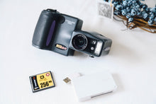 画像をギャラリービューアに読み込む, Nikon Coolpix 990【完動品】スイバル式CCDオールドコンデジ📸|CFカード&カードリーダー付