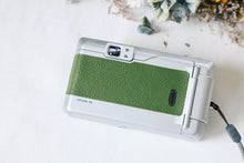 画像をギャラリービューアに読み込む, FUJIFILM NATURA NS|抹茶グリーンカスタム🍵【完動品】毛糸ポーチ付き🧶軽量コンパクトな高感度フィルムカメラ📷✨