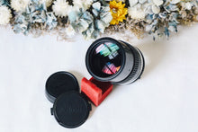 Load image into Gallery viewer, 📷Nikon Ai 135mm F2.8✨前ボケ&後ボケに最適🌷ポートレート向け❗️内蔵フード付き|完動品