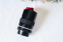 Load image into Gallery viewer, 📷Nikon Ai 135mm F2.8✨前ボケ&後ボケに最適🌷ポートレート向け❗️内蔵フード付き|完動品
