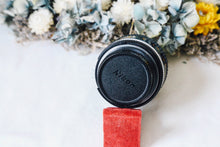 Load image into Gallery viewer, 📷 Nikon Ai 55mm F3.5 Micro✨ 花やペット撮影に最適!マクロで寄れるレンズ❗️完動品