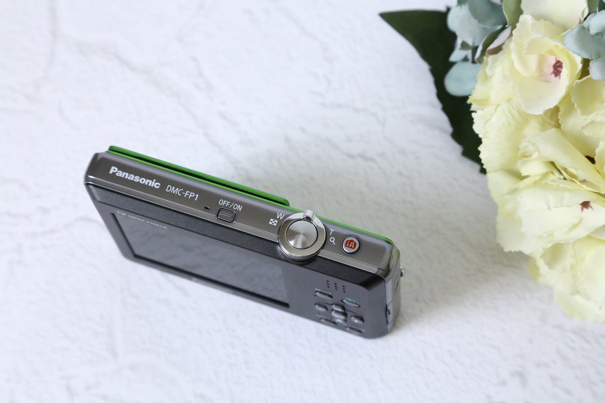 【美品】Panasonic DMC-FP1 コンパクトデジタルカメラ グリーン DMC-FP1 概要 - デジタルカメラ | LUMIX（ルミックス） ミラーレス一眼