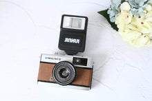 Load image into Gallery viewer, JINHUI フラッシュ・ストロボ【完動品】ホットシューついてるフィルムカメラならなんでもOK!