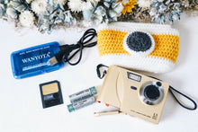 Load image into Gallery viewer, 📸 FUJIFILM FinePix 1500 【✨希少なコレクターズアイテム📼 】乾電池式🔋 美品❗️・専用カードリーダー付き💡オールドコンデジ