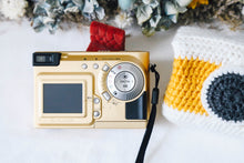 Load image into Gallery viewer, 📸 FUJIFILM FinePix 1500 【✨希少なコレクターズアイテム📼 】乾電池式🔋 美品❗️・専用カードリーダー付き💡オールドコンデジ