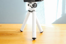 画像をギャラリービューアに読み込む, King BARON 高級小型三脚 ホワイト【未使用品】