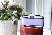 Load image into Gallery viewer, OLYMPUS OM-10 スミレとお星様🪻⭐️【完動品】初心者の方に安心オートあり・明るいパンケーキレンズ付