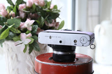 Load image into Gallery viewer, OLYMPUS OM-10 スミレとお星様🪻⭐️【完動品】初心者の方に安心オートあり・明るいパンケーキレンズ付