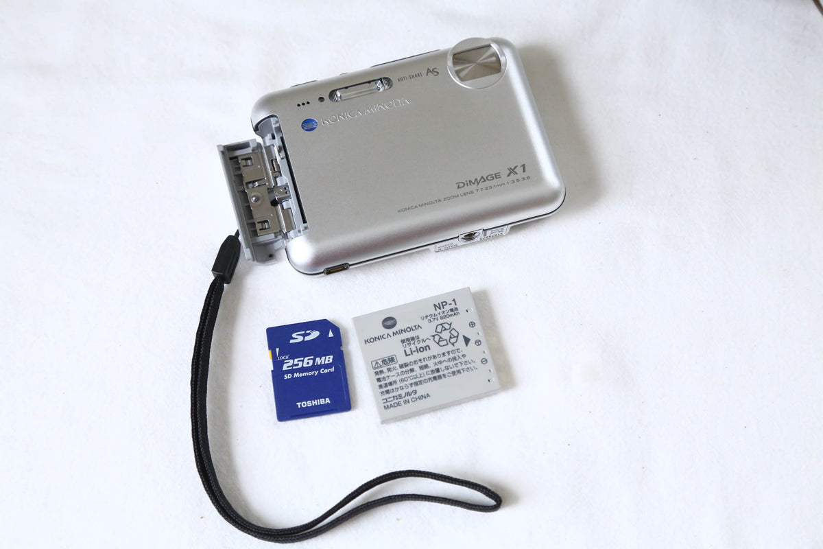 Konicaminolta DiMAGE X1 シルバー【完動品✨/希少CCDコンデジ