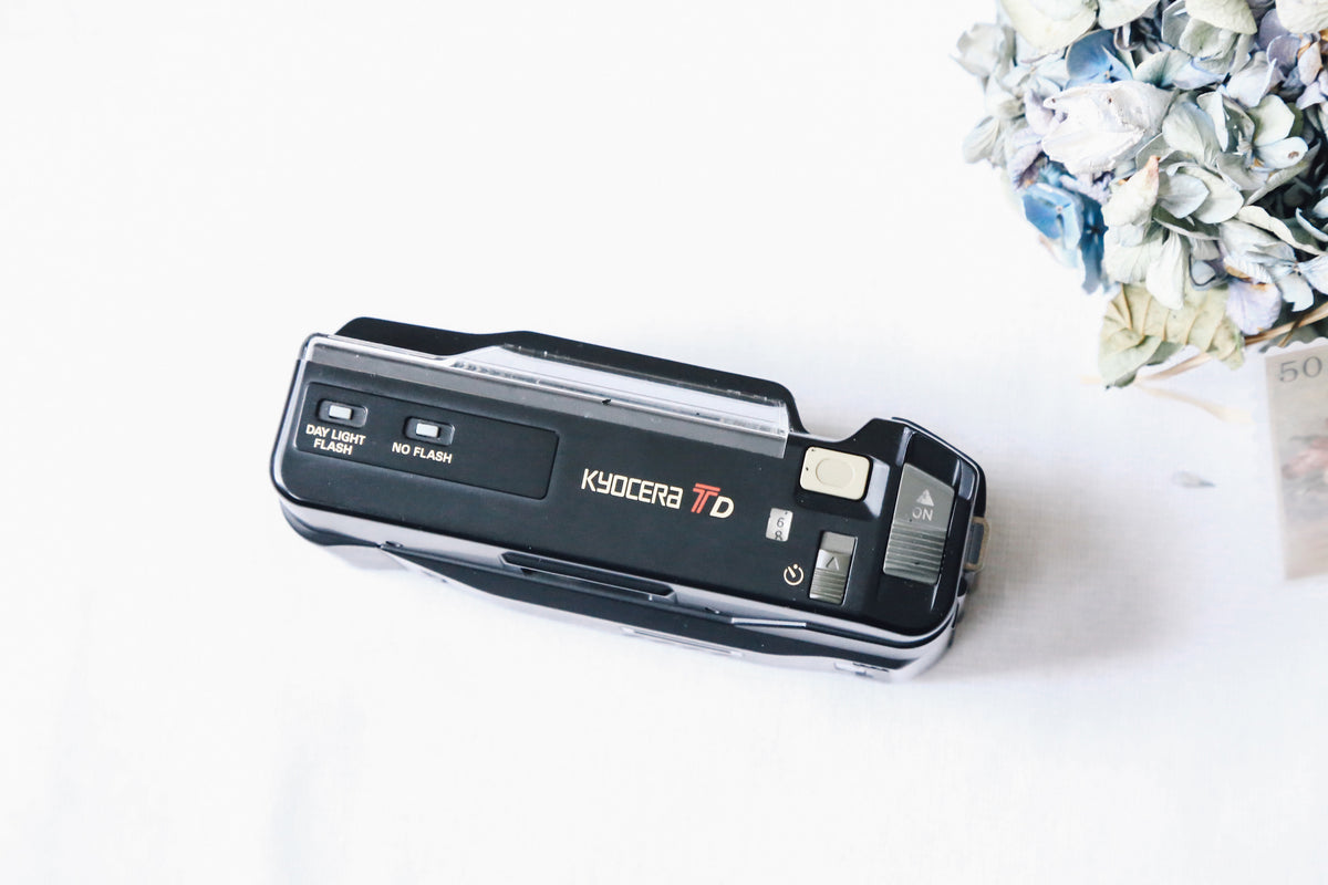 KYOCERA T D コンパクトフィルムカメラ 京セラ KYOCERA T D コンパクトフィルムカメラ 京セラ - メルカリ