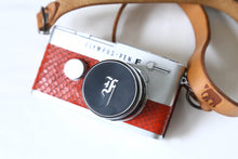 Load image into Gallery viewer, OLYMPUS PEN FT レッド✨完動品📸 ハーフ一眼レフカメラ|露出計OK|38mm F1.8レンズ付