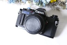 画像をギャラリービューアに読み込む, Canon AV-1 BK【完動品】明るい広角レンズ&ストラップ付き❗️初めて・初心者の方におすすめ一眼レフフィルムカメラ