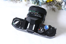 画像をギャラリービューアに読み込む, Canon AV-1 BK【完動品】明るい広角レンズ&ストラップ付き❗️初めて・初心者の方におすすめ一眼レフフィルムカメラ