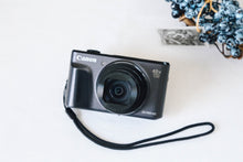 Load image into Gallery viewer, Canon PowerShot SX720 HS ブラック【美品✨/Wi-Fi搭載・光学40倍ズーム📸完動品】月まで撮れる🌙