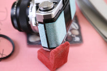 Load image into Gallery viewer, お客様オーダー|OLYMPUS OM-1 & 50mm F1.4 水色の世界🛁🌐【完動品】