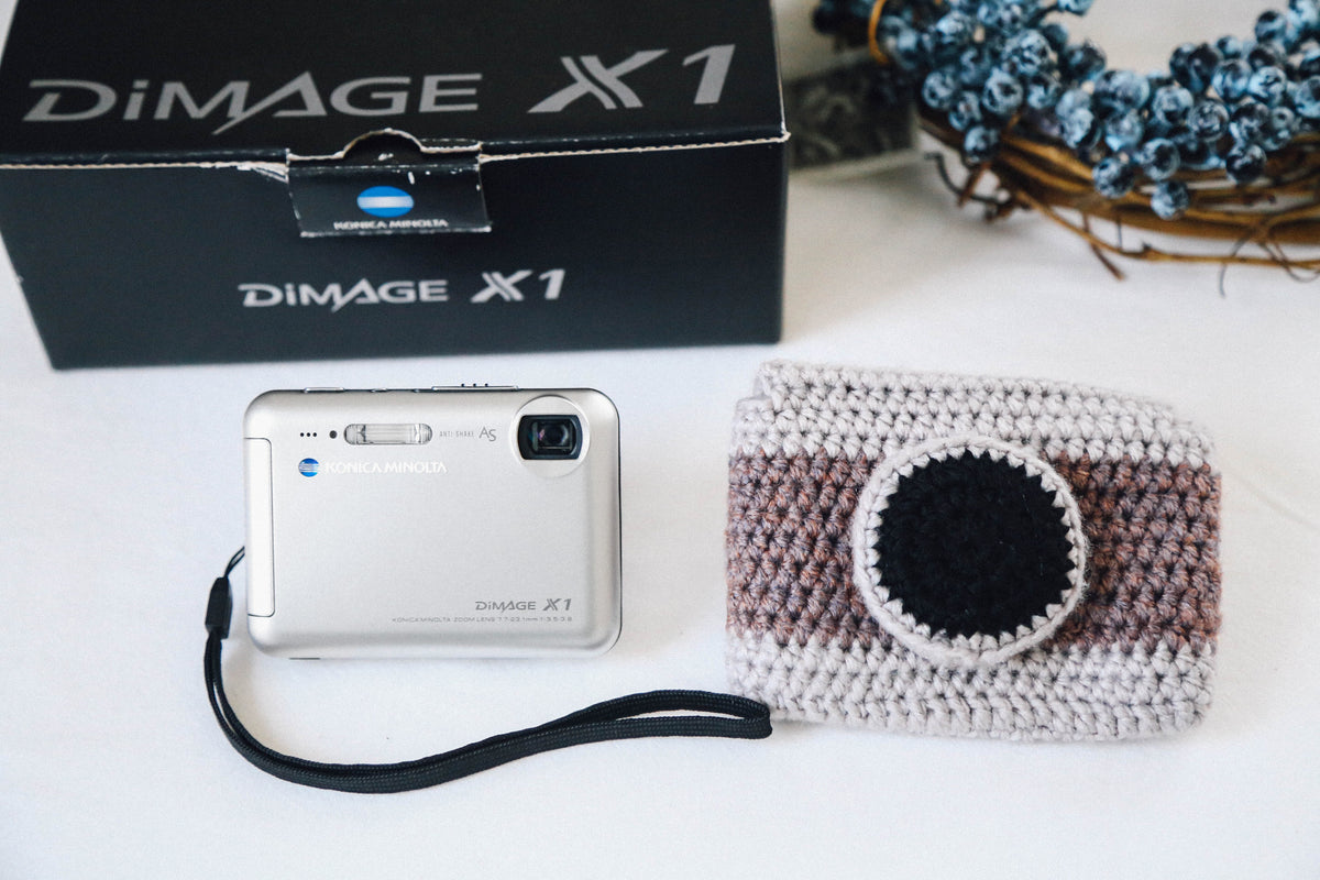 【希少】KONICA MINOLTA DiMAGE X1 コンデジ シルバー Konicaminolta DiMAGE X1 シルバー【完動品✨/希少CCDコンデジ