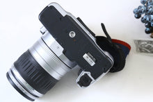 Load image into Gallery viewer, Canon EOS Kiss 5 本格一眼デビューにもぴったり!【完動品】全自動の簡単一眼レフ✨